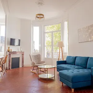 https://le-cosychic-appartement-lgant-en-centre-ville.fr-provencehotel.com